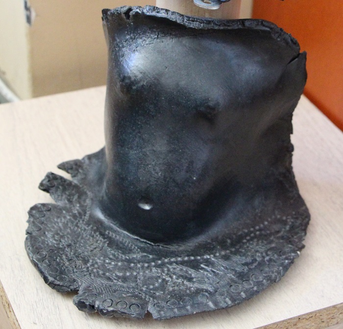 totem - détail - grès