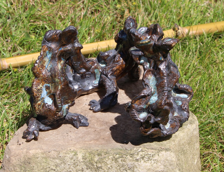 dragon- grès - expo dans le jardin du Jongleur d'Etoiles